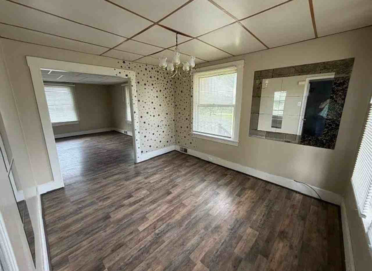 301 Patterson Ave - Photo 5 of 10