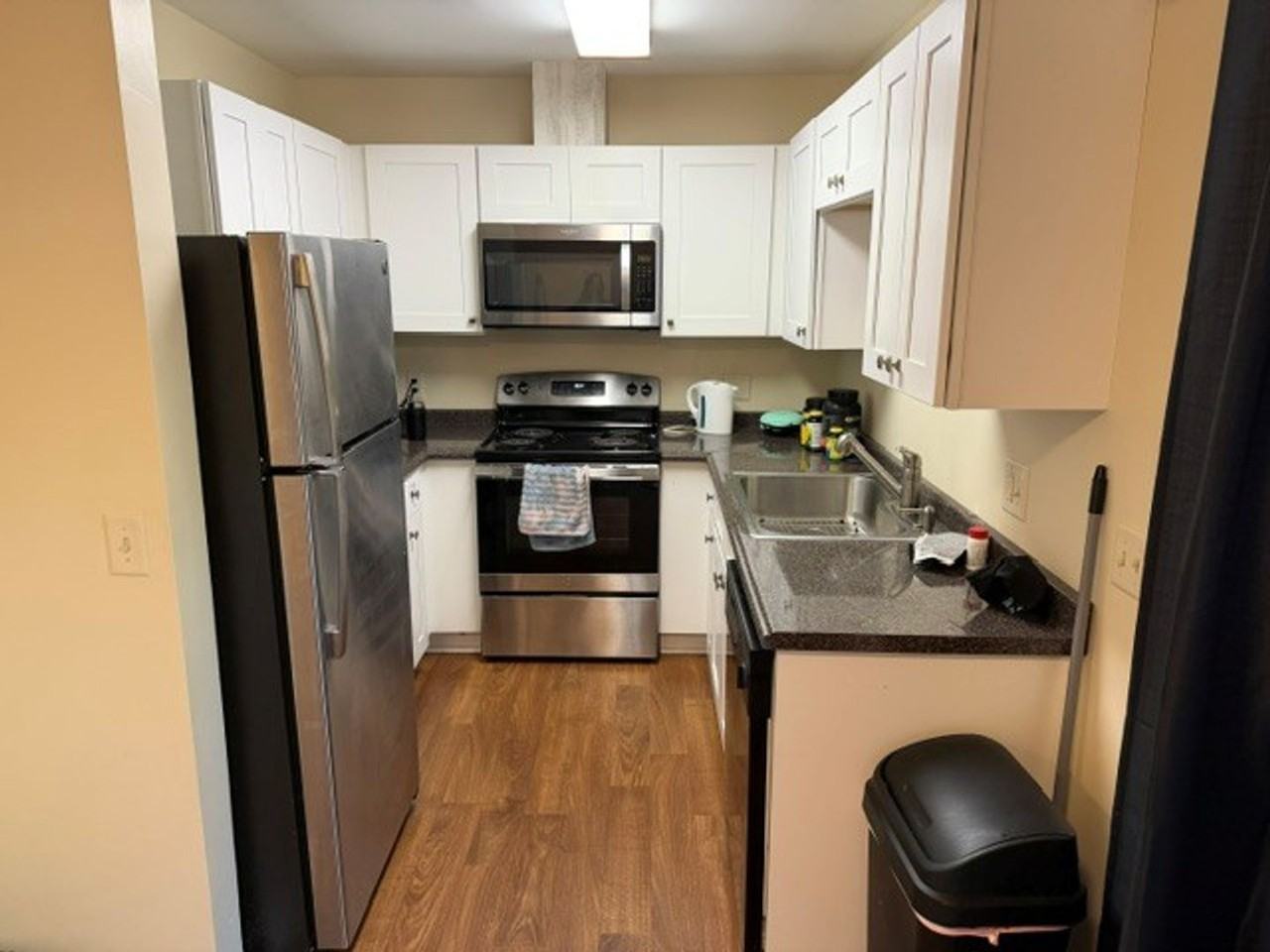 1024 Stonegate Dr Apt A - Photo 2 of 2