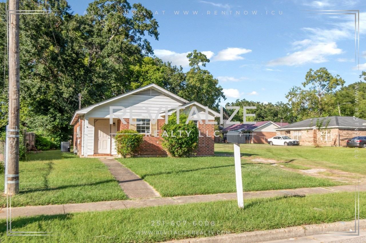 1066 Bernice Hudson Dr - Photo 4 of 29