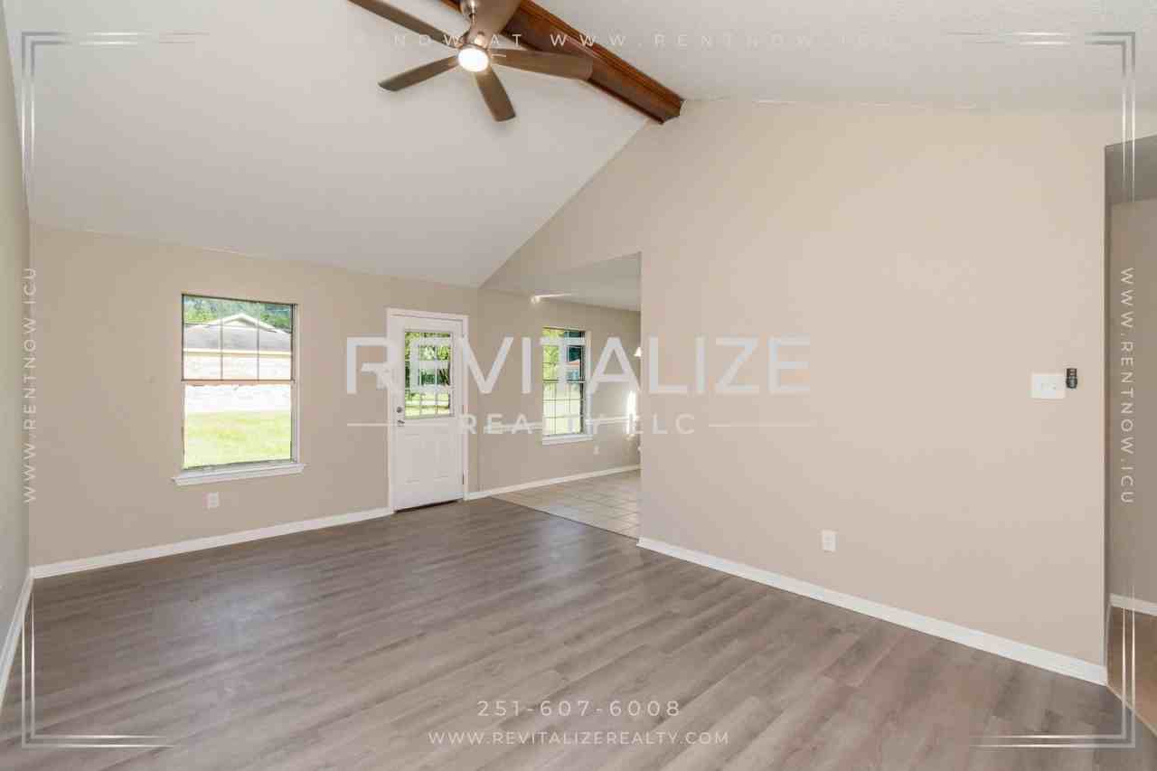 1066 Bernice Hudson Dr - Photo 5 of 29