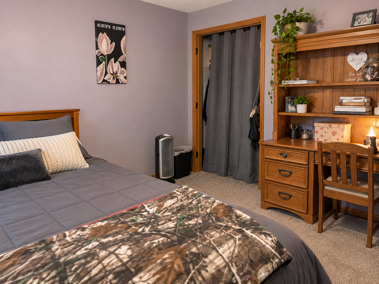 1337 Vine St - Photo 2 of 5