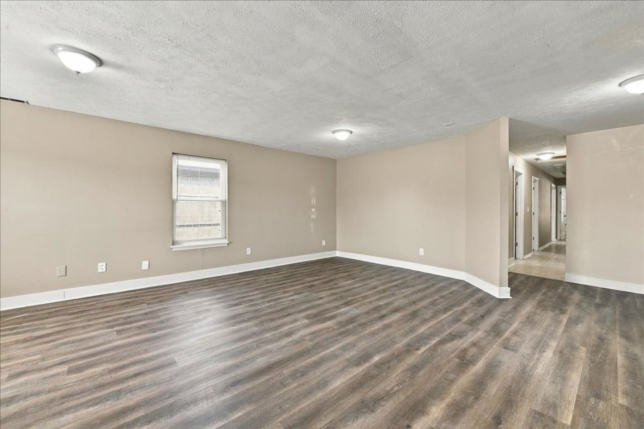5020 Elliott Ave - Photo 2 of 15