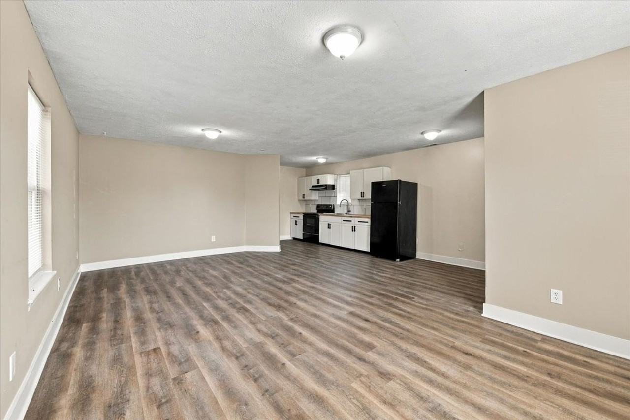 5020 Elliott Ave - Photo 4 of 15