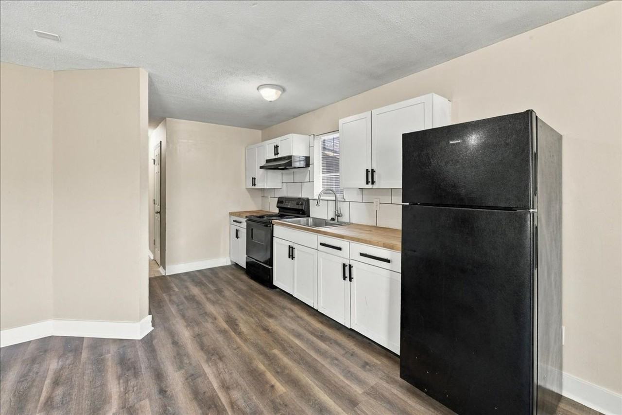 5020 Elliott Ave - Photo 6 of 15