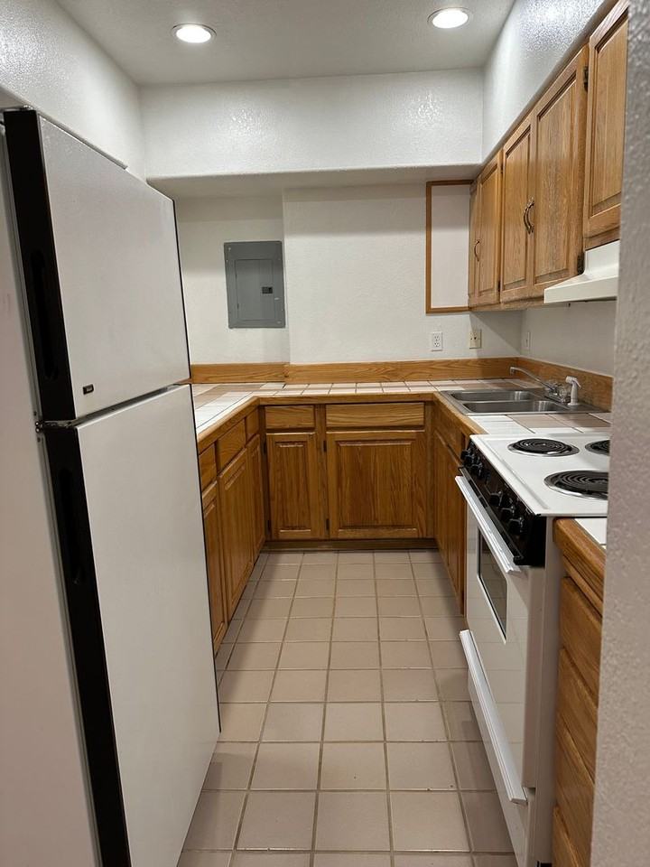 853 Ocean Shores Blvd Nw - Photo 4 of 8