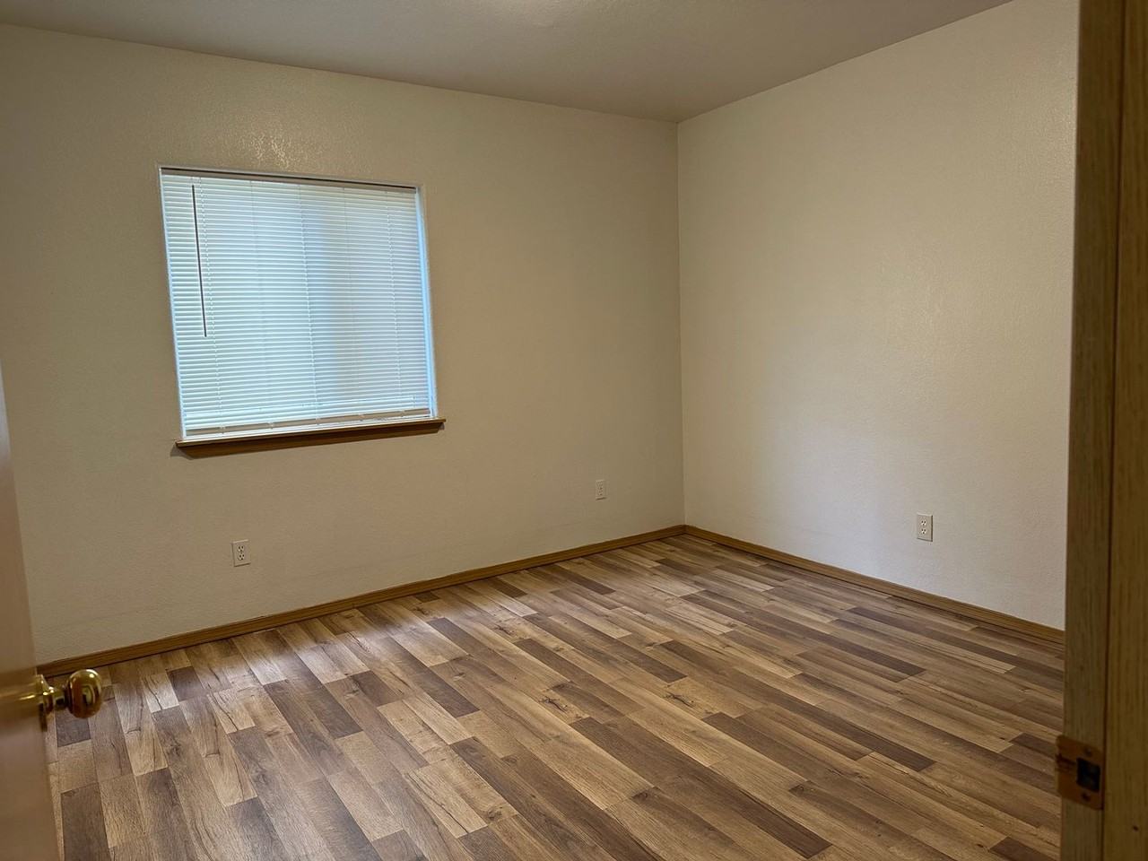 853 Ocean Shores Blvd Nw - Photo 5 of 8