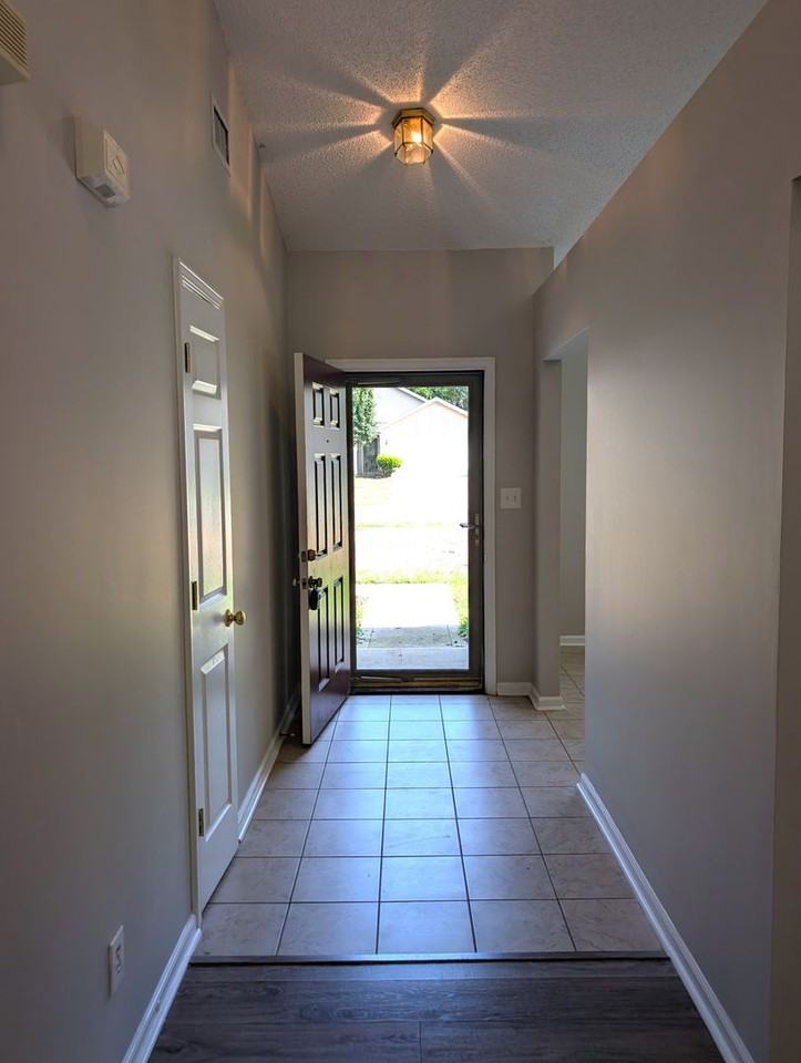 11024 Sandboar St - Photo 2 of 18