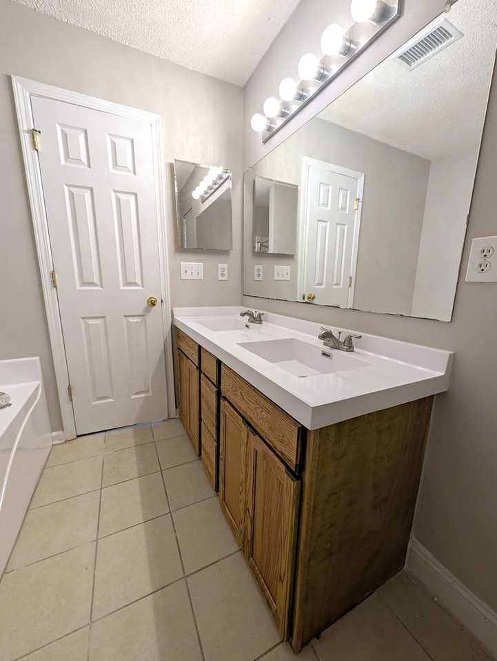 11024 Sandboar St - Photo 6 of 18