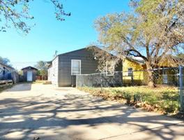 featured image of 2515 Bates St
