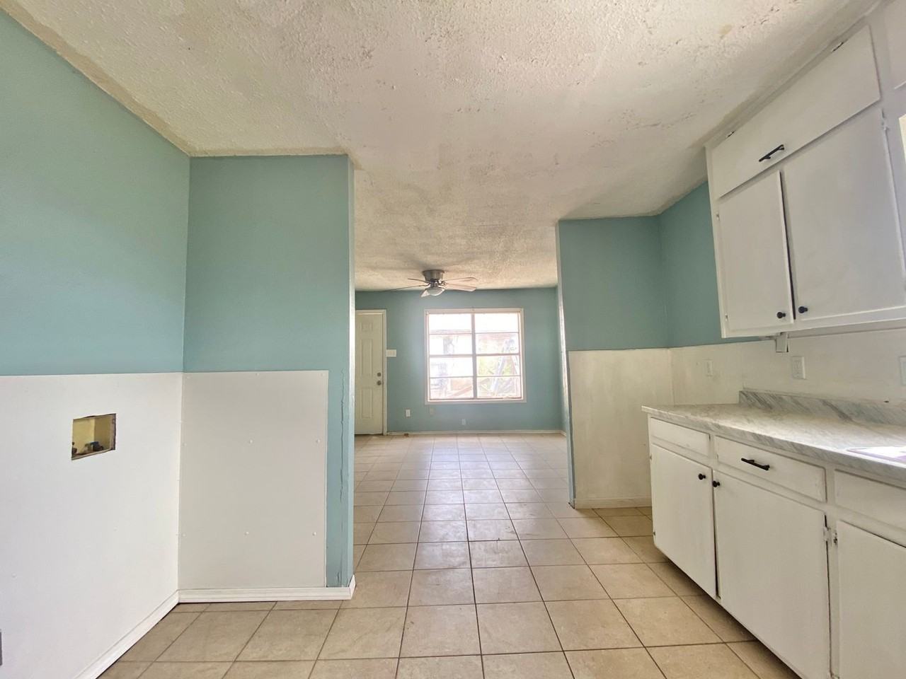 2515 Bates St - Photo 5 of 11