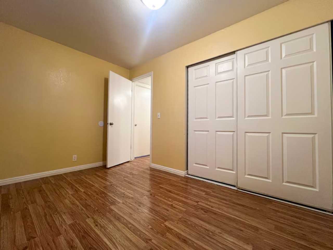768 768 N Redwood Rd - 768 N Redwood Rd - Photo 7 of 10