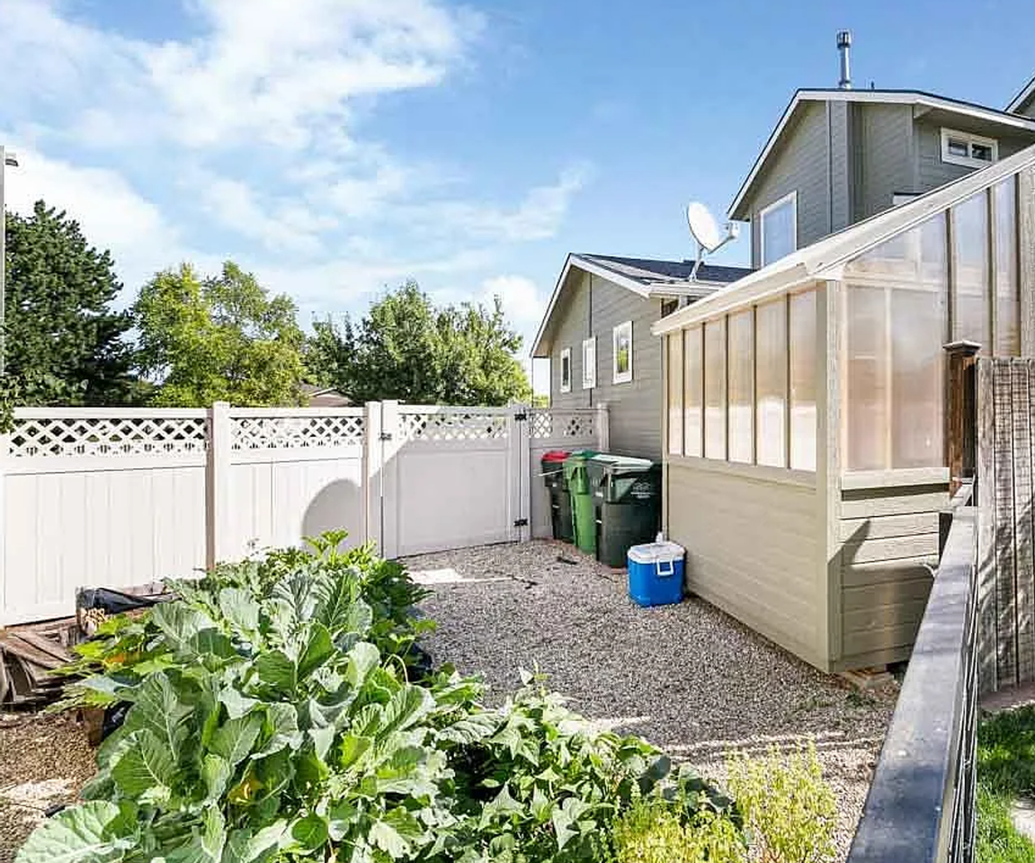 2373 W Trestle Dr - Photo 6 of 21