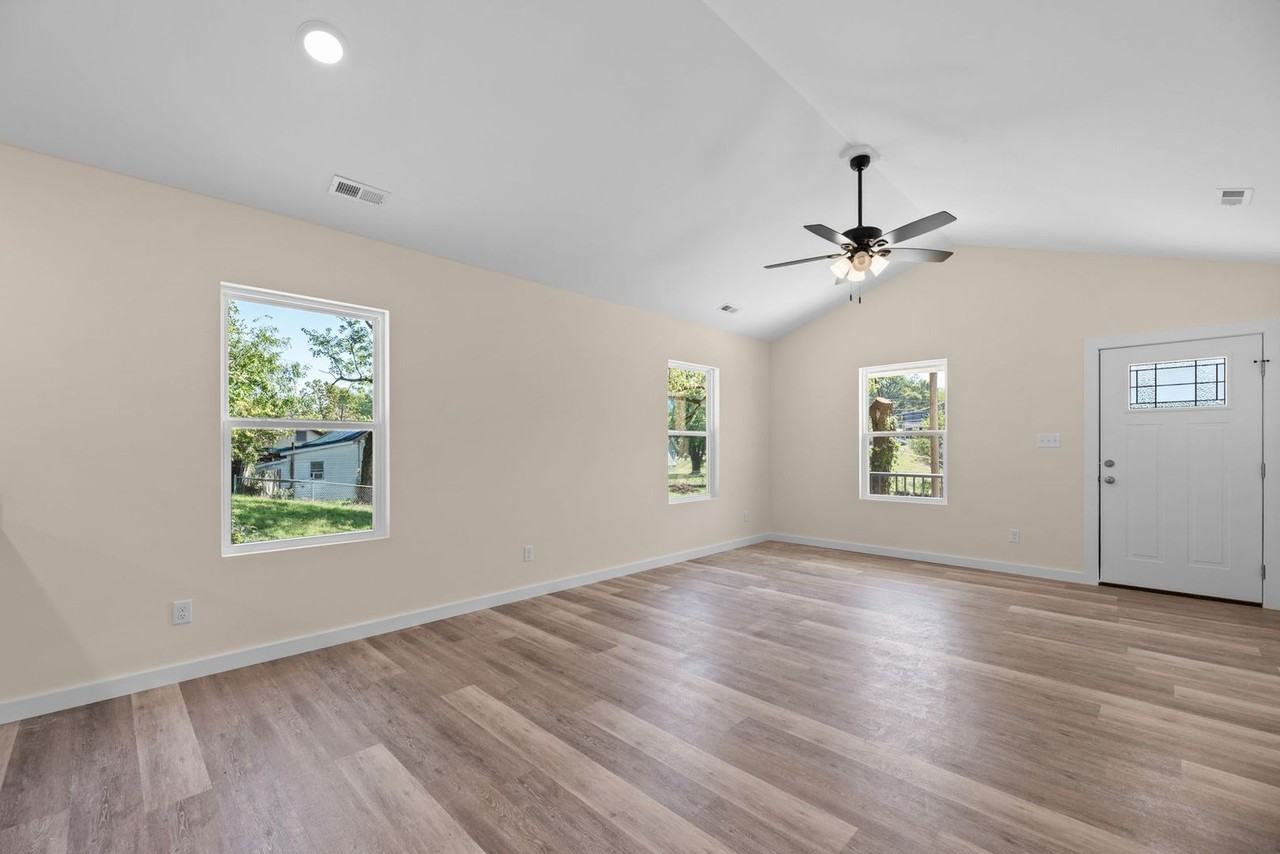 103 Oglewood Ave - Photo 2 of 8