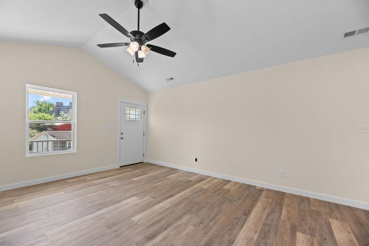 103 Oglewood Ave - Photo 5 of 8