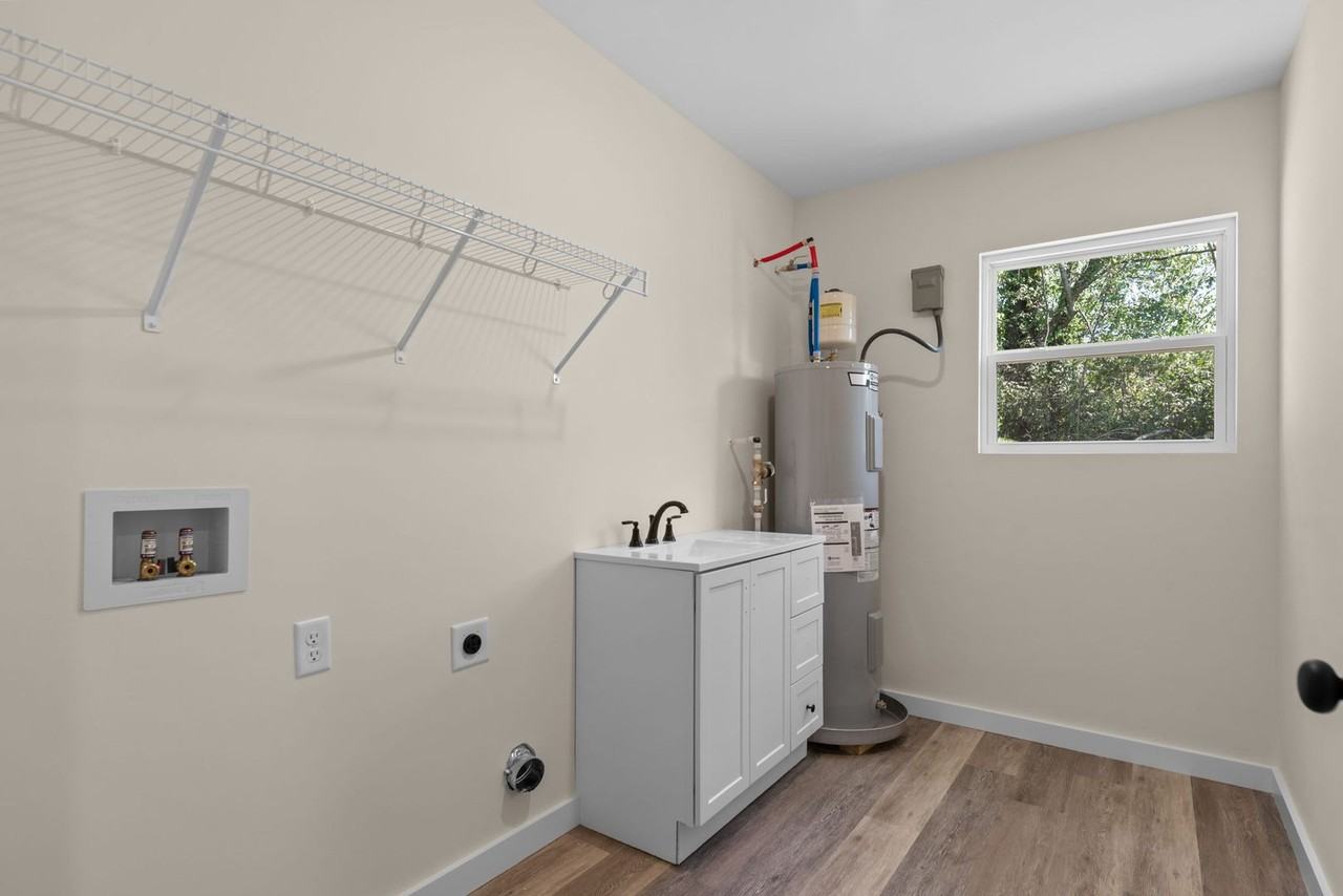 103 Oglewood Ave - Photo 7 of 8