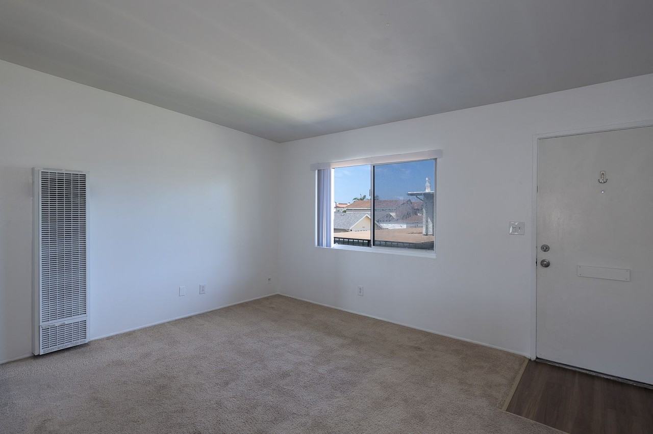 4910 Nautilus St #F - Photo 4 of 21