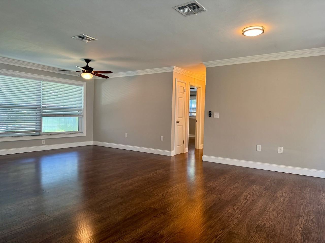 19 S Hercules Ave - Photo 4 of 44
