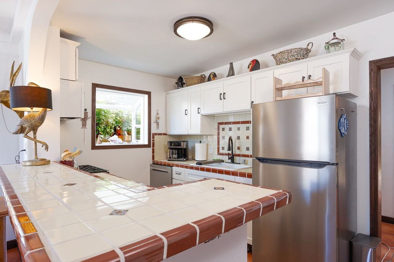 108 Eagle Rock Ave - Photo 6 of 38