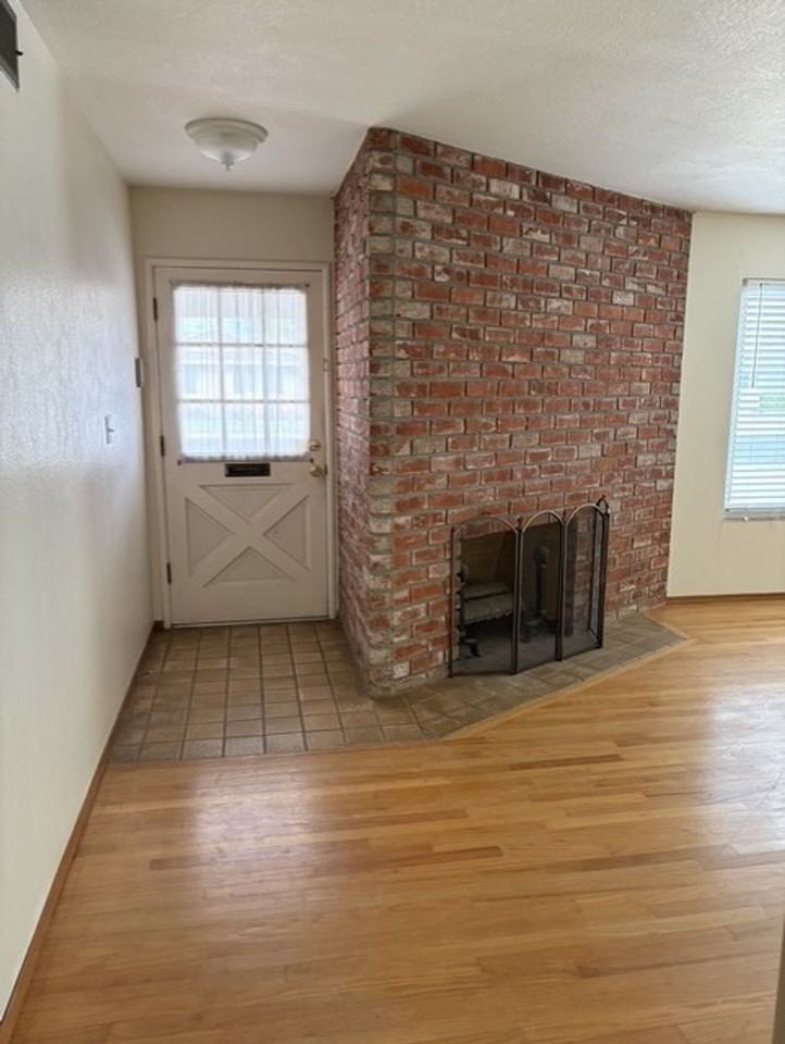 3401 Fremont St - Photo 2 of 19