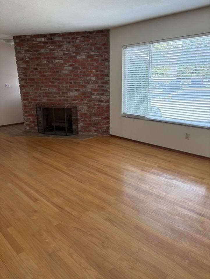3401 Fremont St - Photo 4 of 19