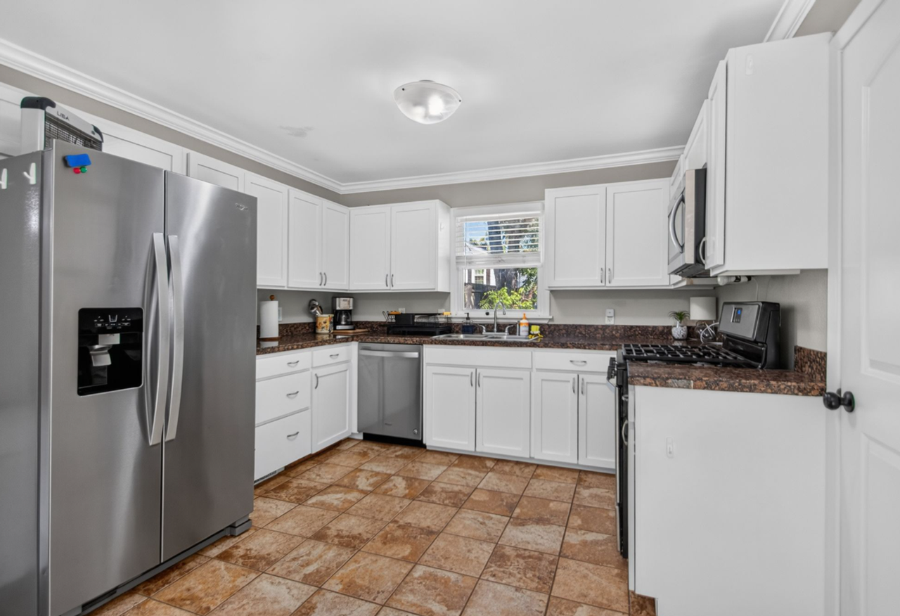 507 Uams Blvd - Photo 2 of 43