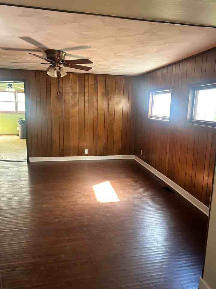 702 S Glenwood Ave - Photo 3 of 13
