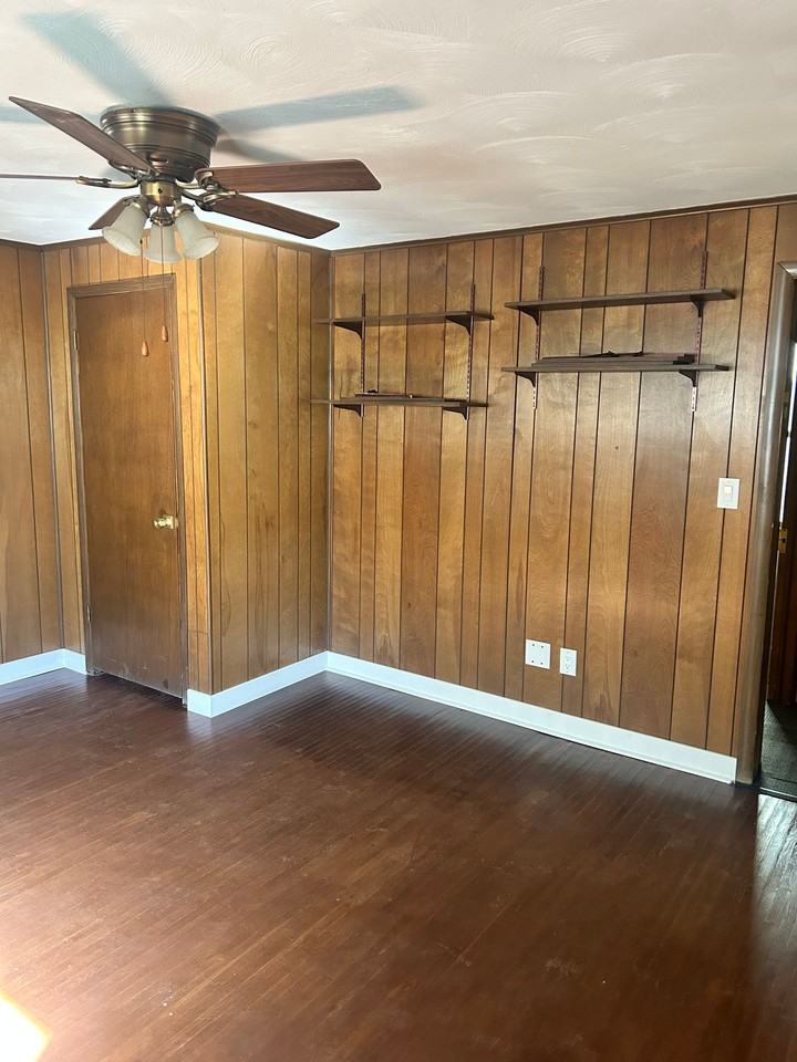 702 S Glenwood Ave - Photo 5 of 13