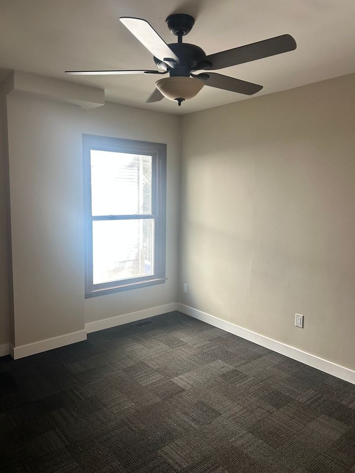 702 S Glenwood Ave - Photo 6 of 13