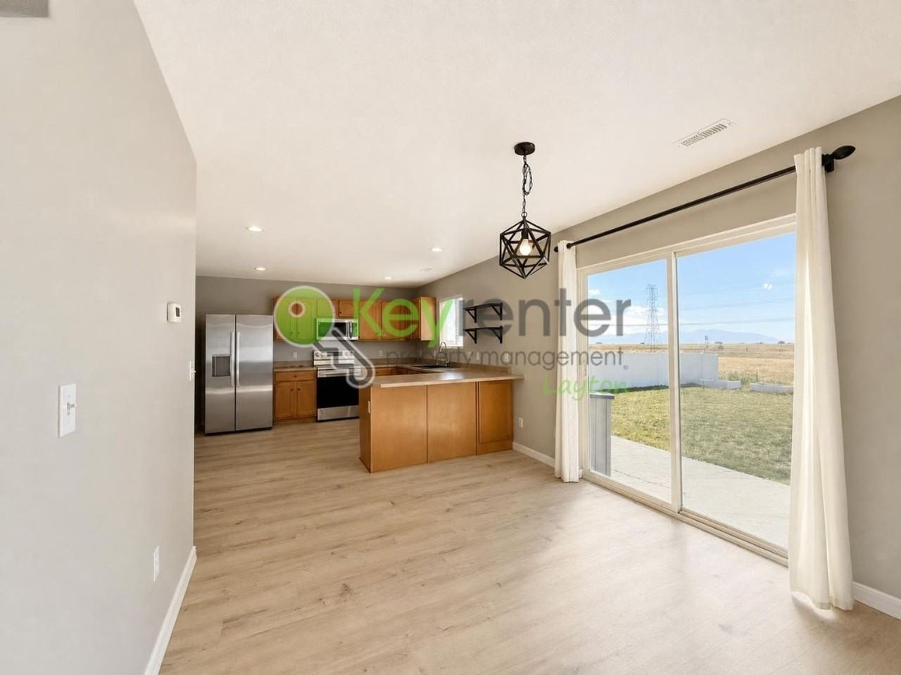 374 Wellington Dr - Photo 6 of 32