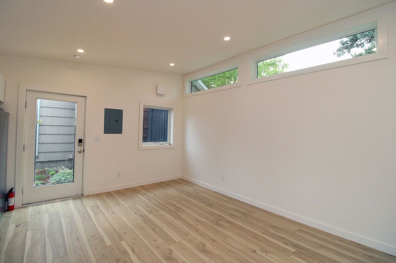 2531 N Farragut St - Photo 3 of 13