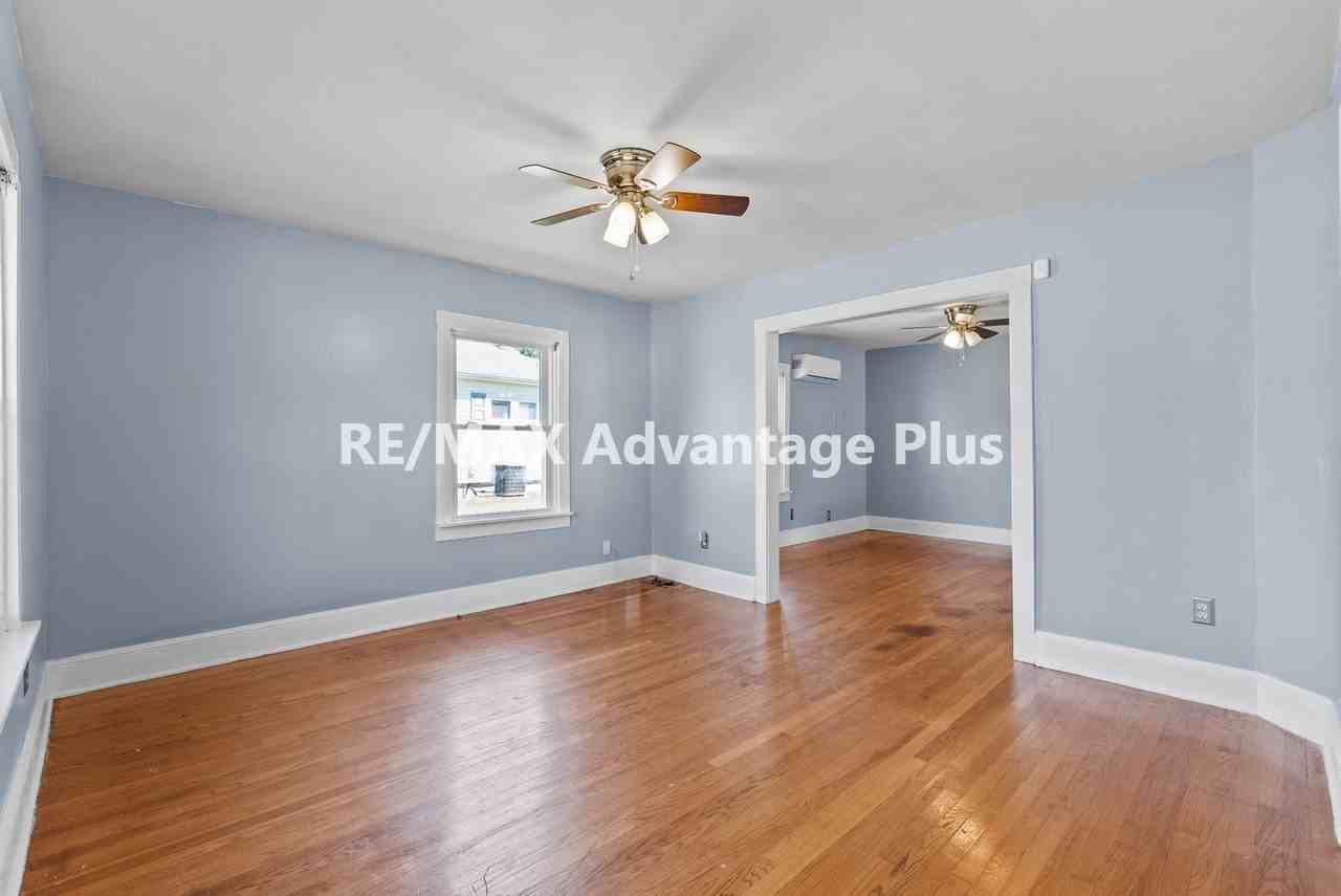 127 Hancock St - Photo 3 of 50