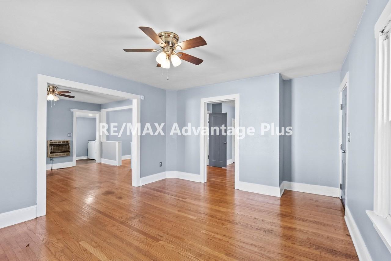 127 Hancock St - Photo 4 of 50