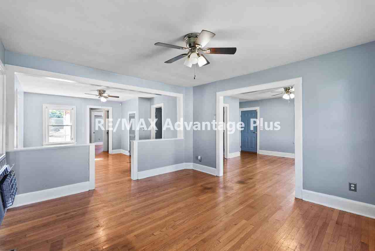 127 Hancock St - Photo 7 of 50