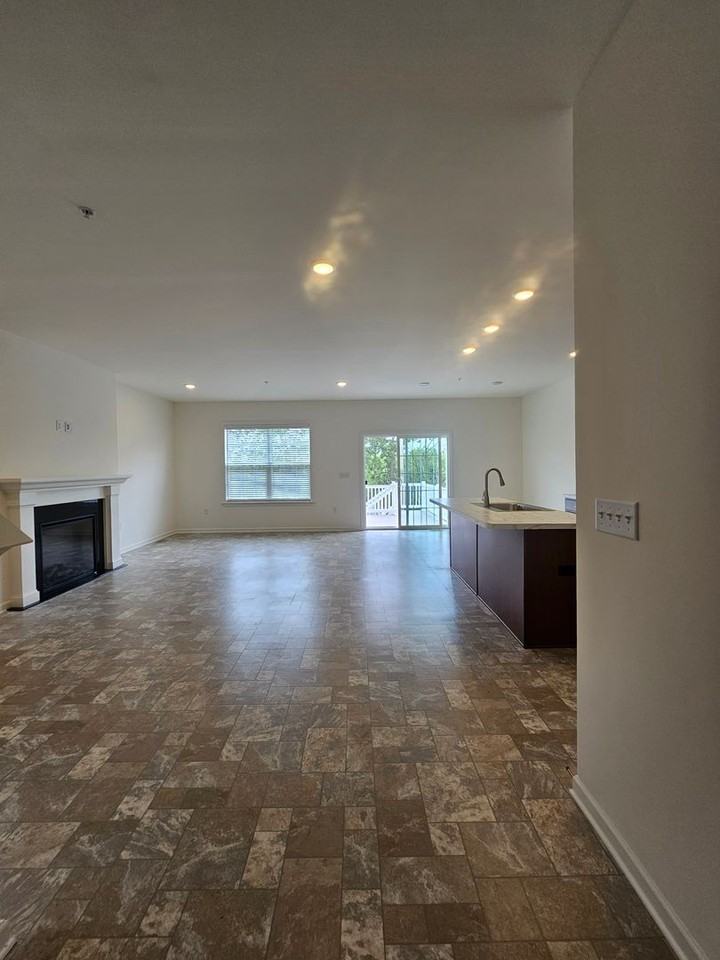2456 Spring Water Cir - Photo 3 of 18