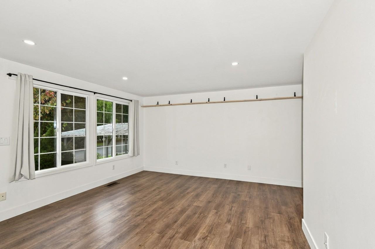 7904 207th Pl Ne - Photo 3 of 20
