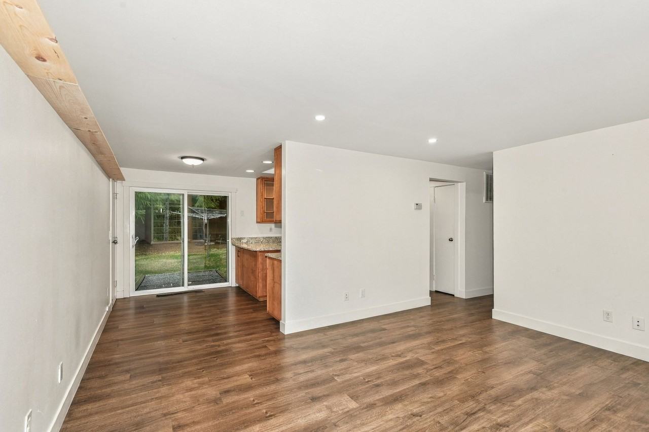 7904 207th Pl Ne - Photo 4 of 20