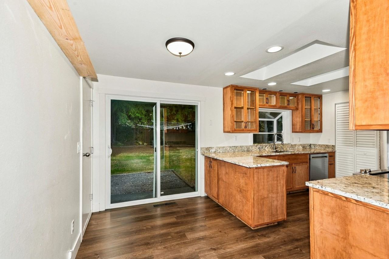 7904 207th Pl Ne - Photo 5 of 20
