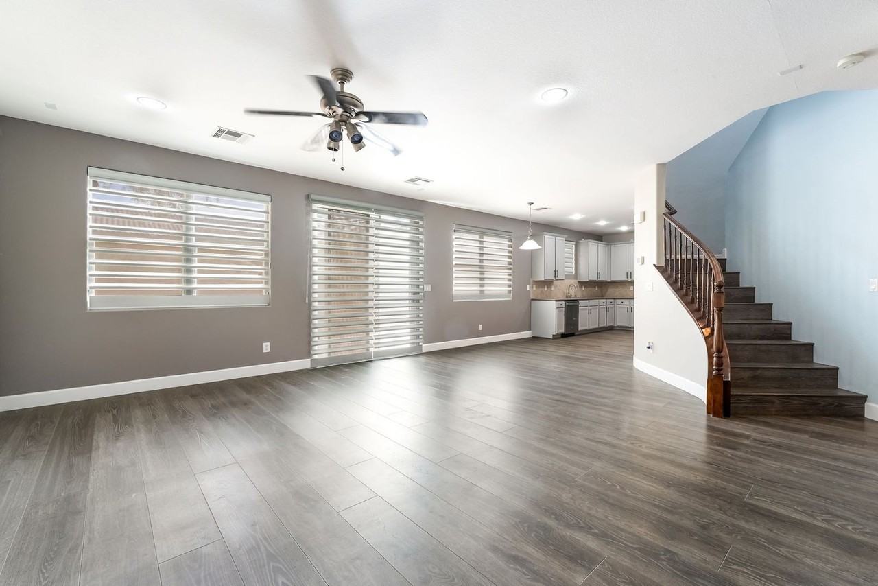 10328 Burwood St - Photo 6 of 42