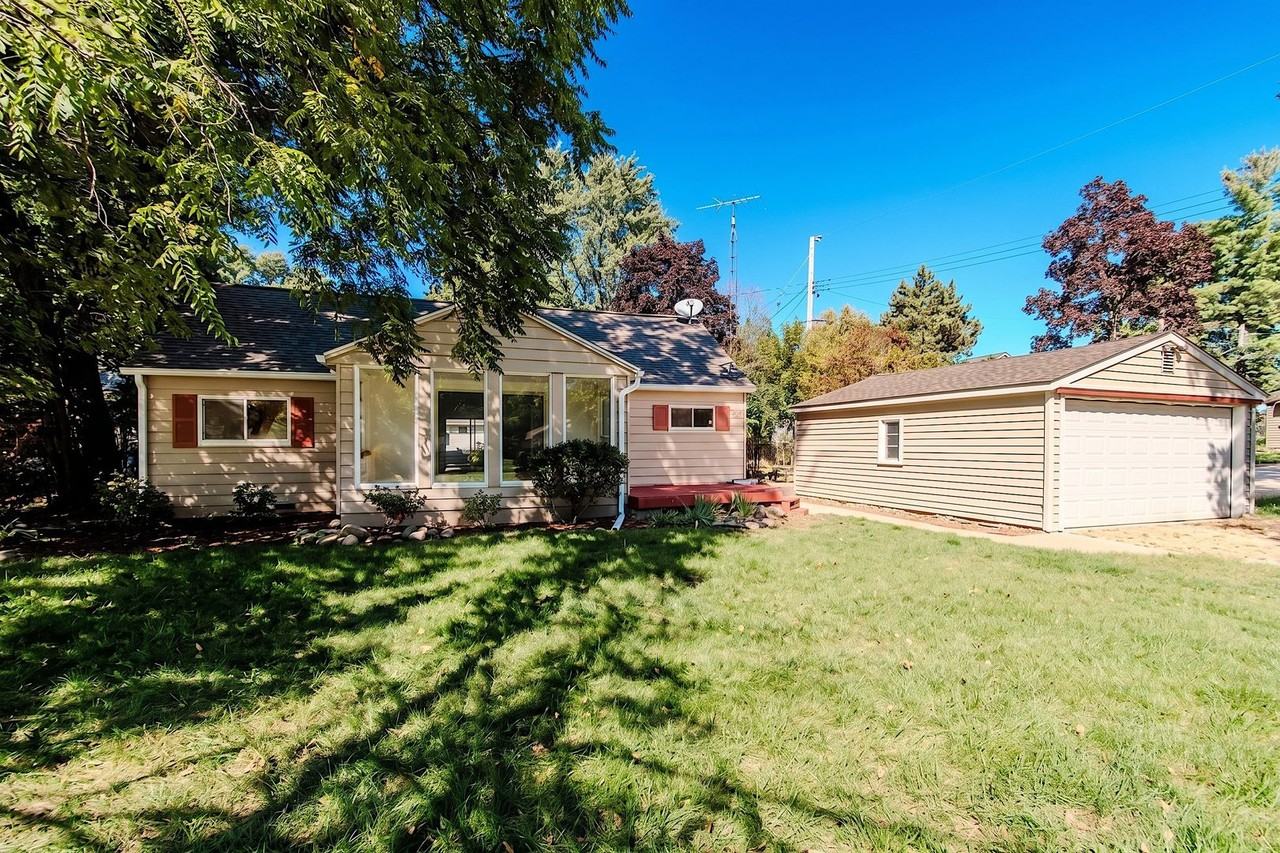 408 Cantley St - Photo 2 of 19