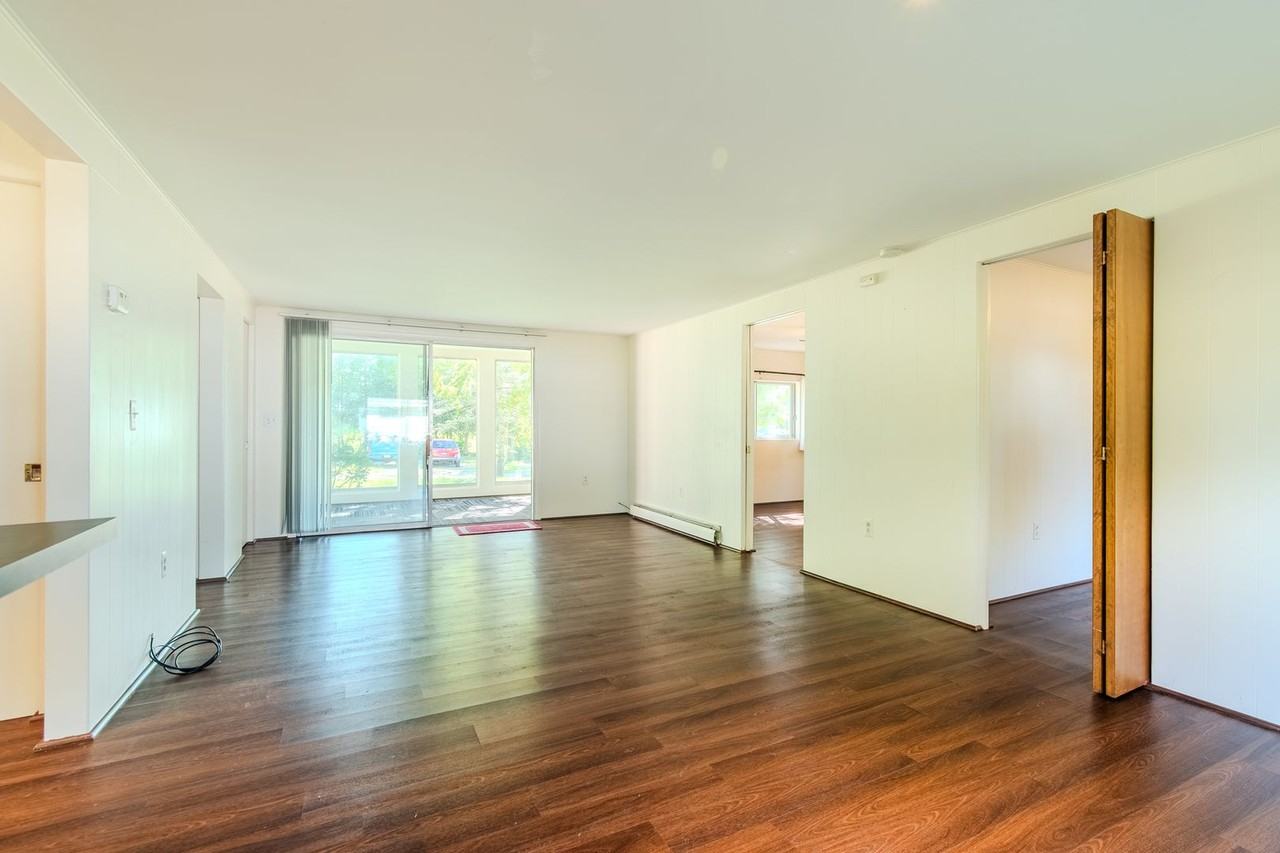 408 Cantley St - Photo 3 of 19