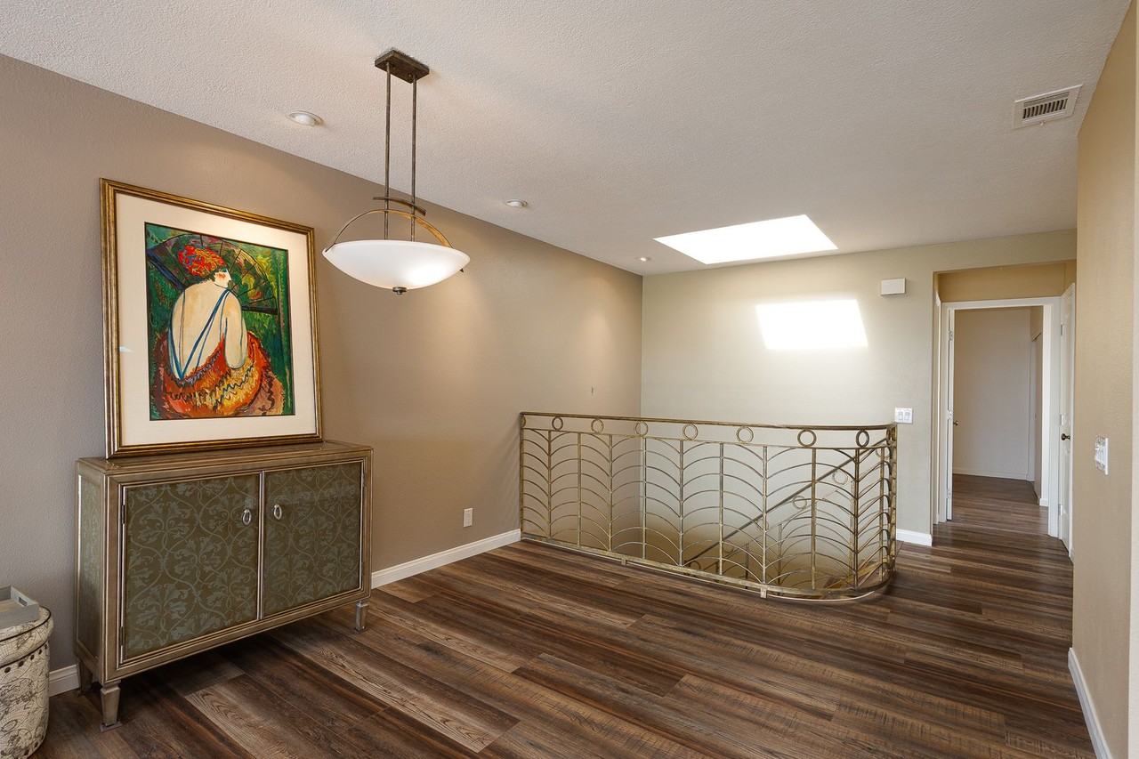 864 Vallecito Dr - Photo 3 of 33