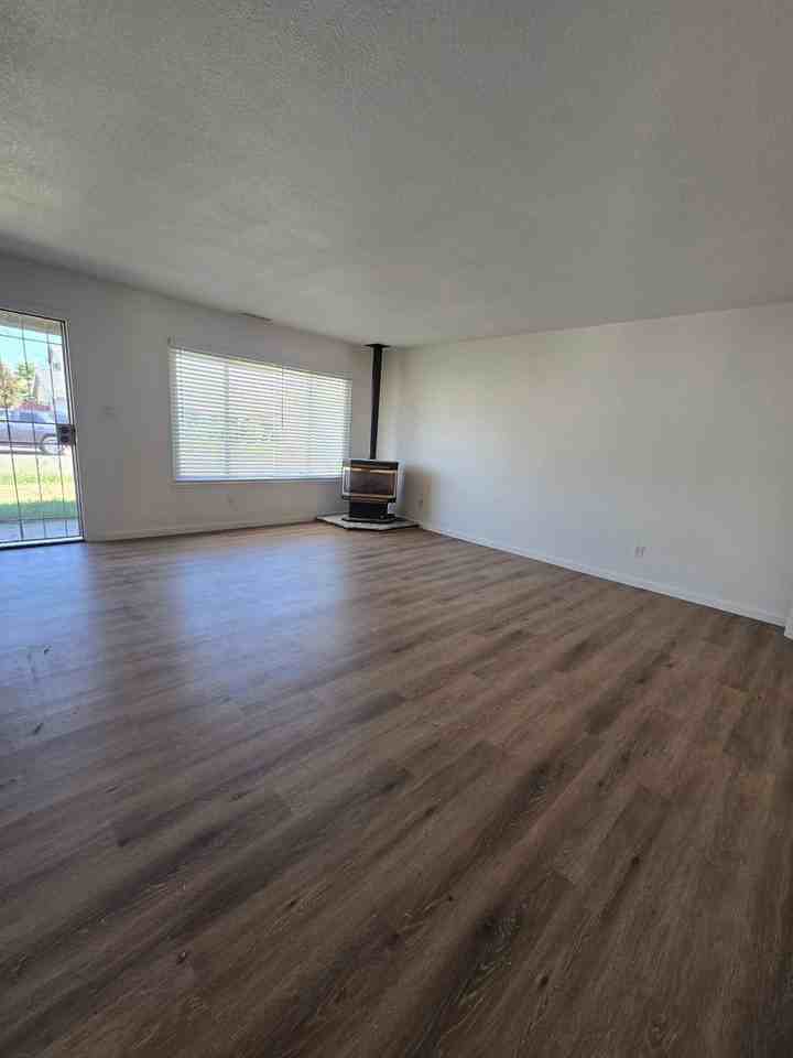 9412 Achates Cir - Photo 2 of 14