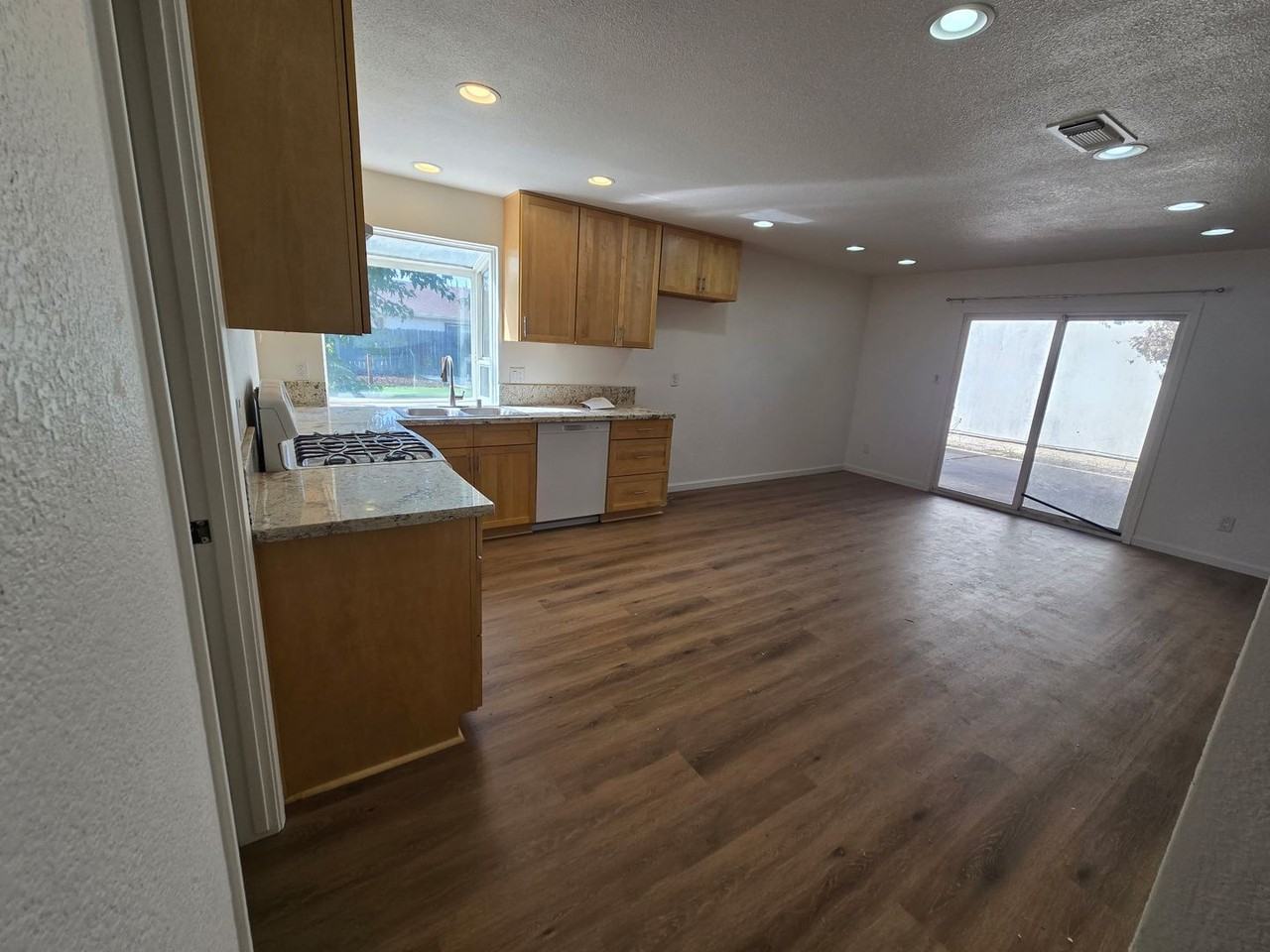 9412 Achates Cir - Photo 3 of 14
