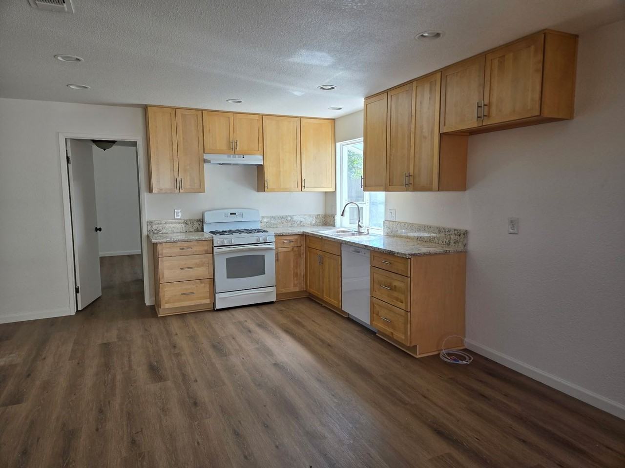 9412 Achates Cir - Photo 4 of 14