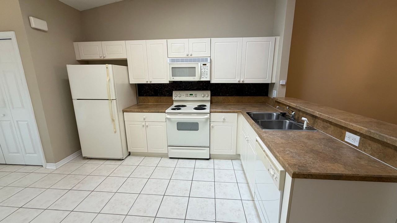 3147 Meadow St - Photo 3 of 17