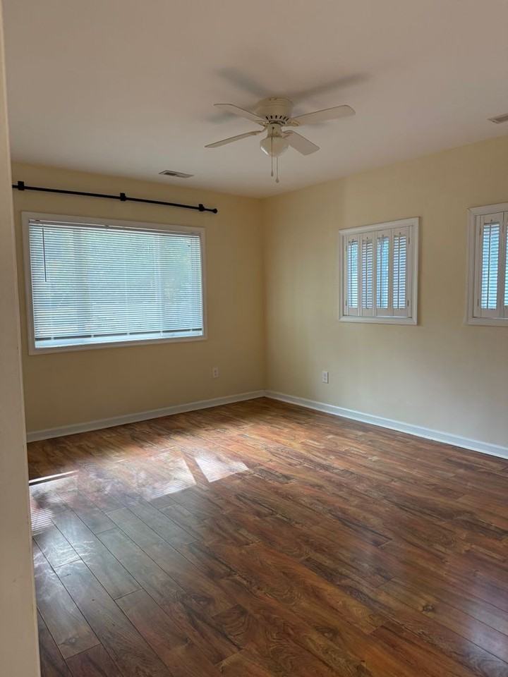 4700 Victory Rd - Photo 6 of 38