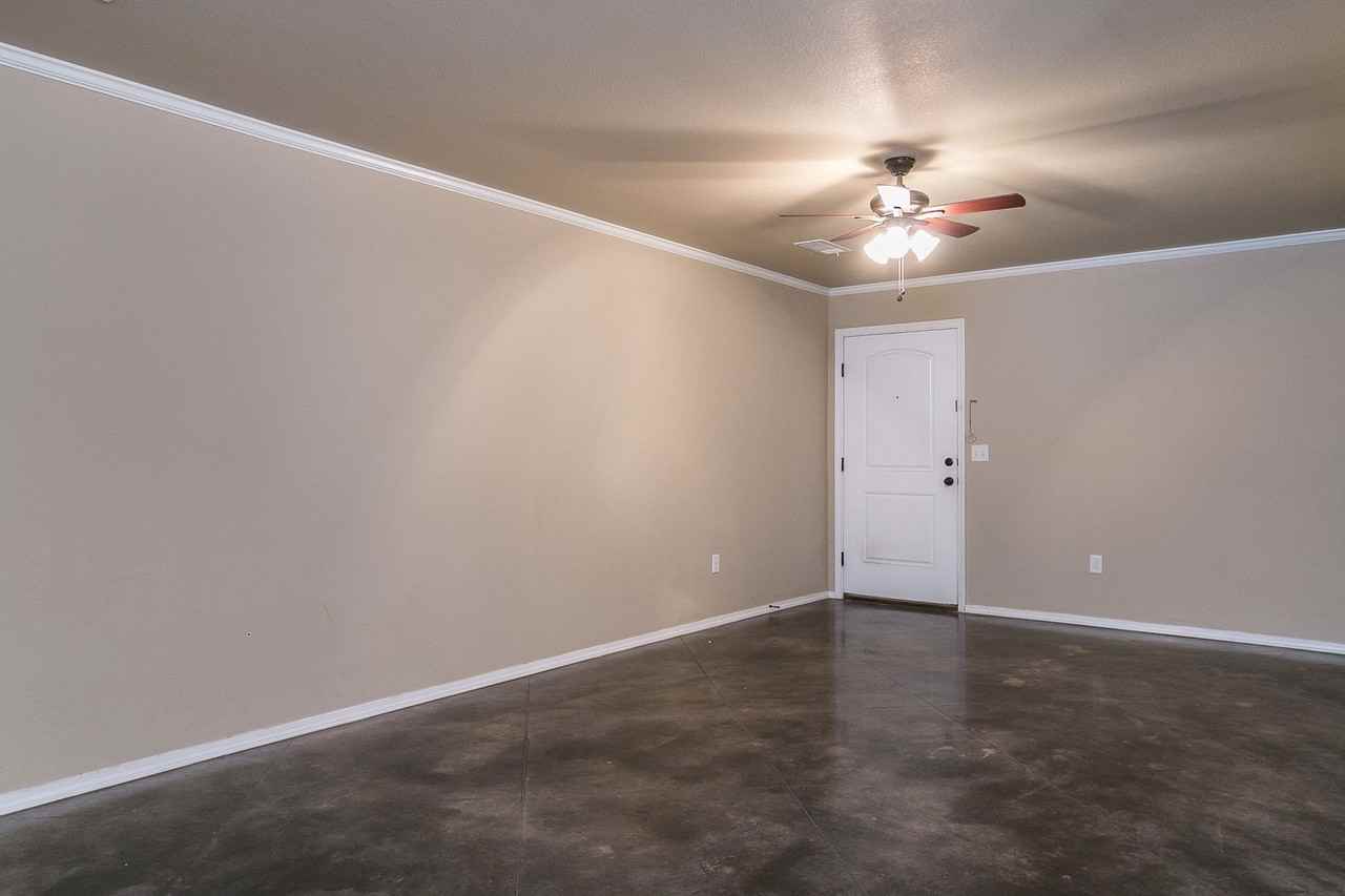 4223 S Williams St - Photo 2 of 18