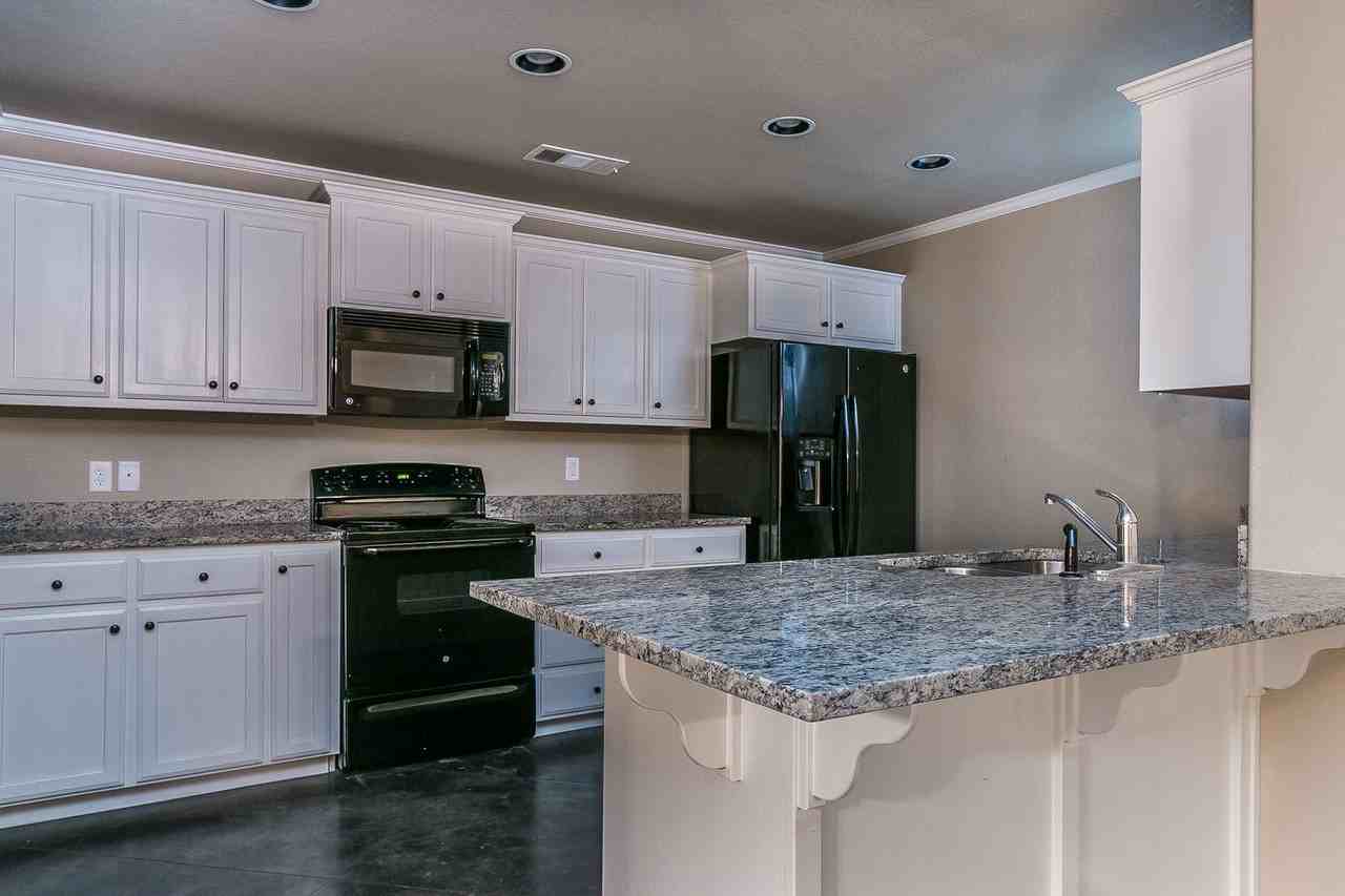 4223 S Williams St - Photo 4 of 18