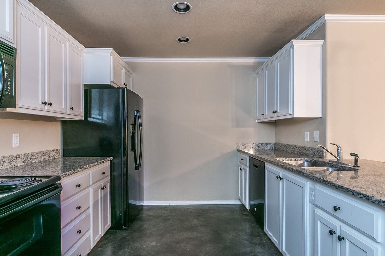 4223 S Williams St - Photo 5 of 18
