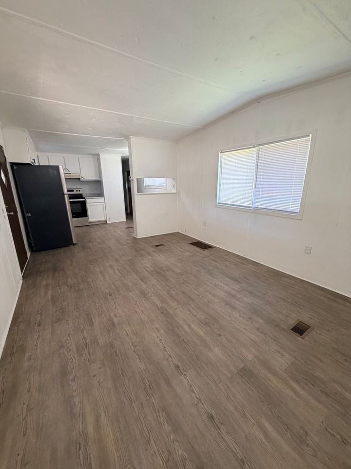 3703 Highway 25 S - Photo 4 of 11